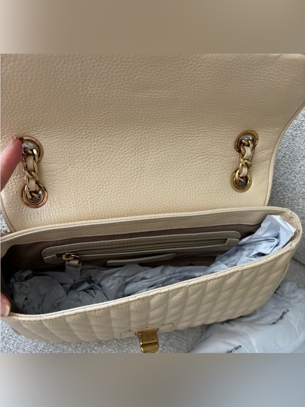 Karl Lagerfeld Quilted Cream Shoulder Bag with Gold Chain - Picture 7 of 9